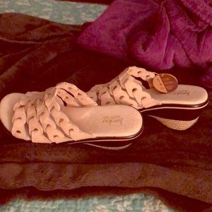 💕💕💕JAMBU BEIGE LEATHER SLIDES 💕💕💕💕💕💕